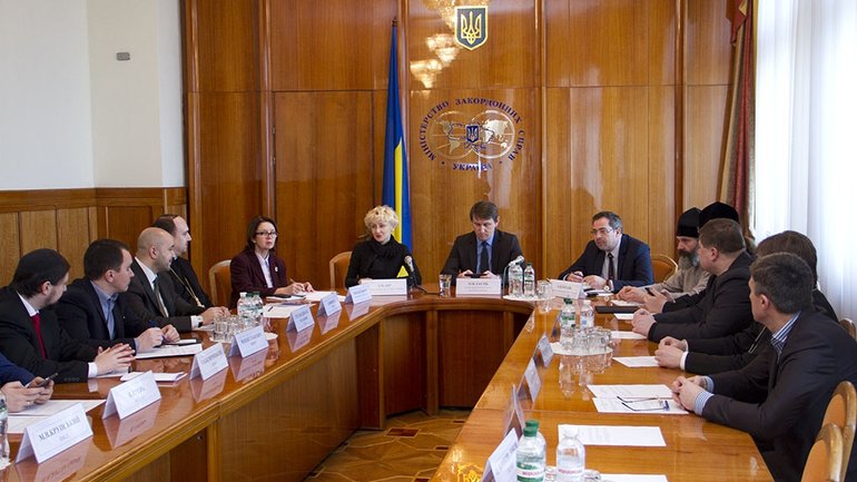 В МИД Украины обсудили факты проявлений религиозной нетерпимости по отношению к украинским гражданам в Крыму и на Донбассе - фото 1