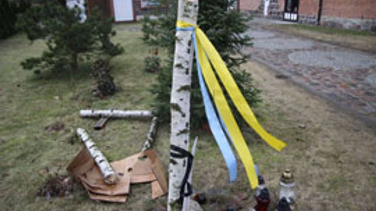 У Польщі невідомі знищили хрест, встановлений у пам'ять про Героїв Майдану - фото 1