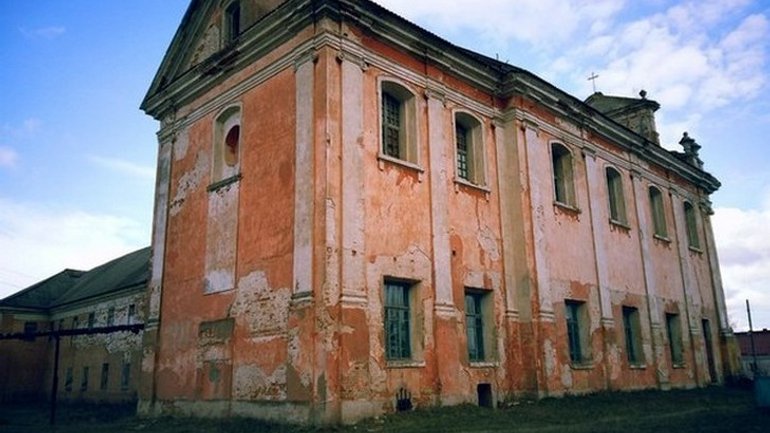 Через майнову тяганину на Вінничині руйнується католицький храм – пам'ятка архітектури - фото 1