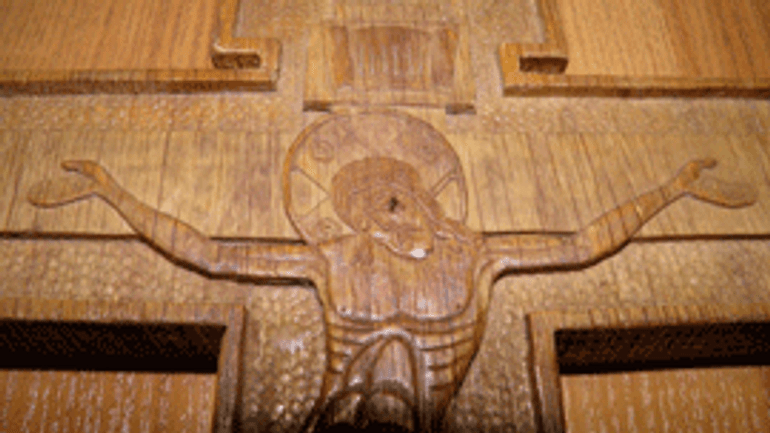 На Рівненшині закривоточив дерев’яний напрестольний хрест - фото 1
