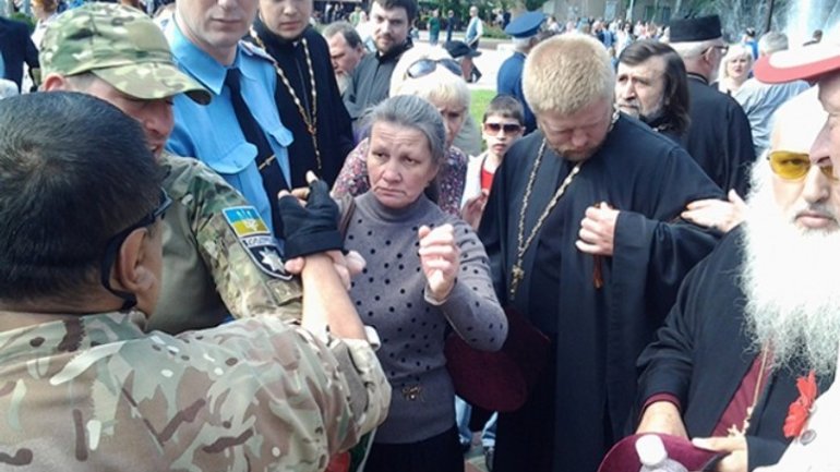 В Мелитополе отстранили священника УПЦ (МП), который надел георгиевскую ленту - фото 1