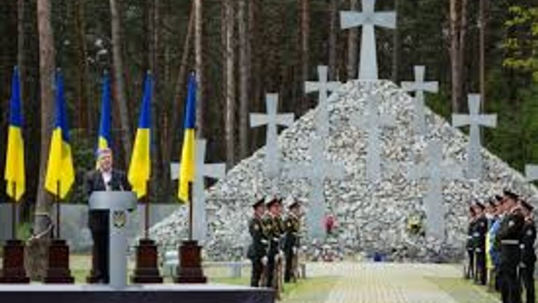 «Мы стараемся оградить мир от явлений, присущих тоталитарным режимам», – Президент Порошенко - фото 1
