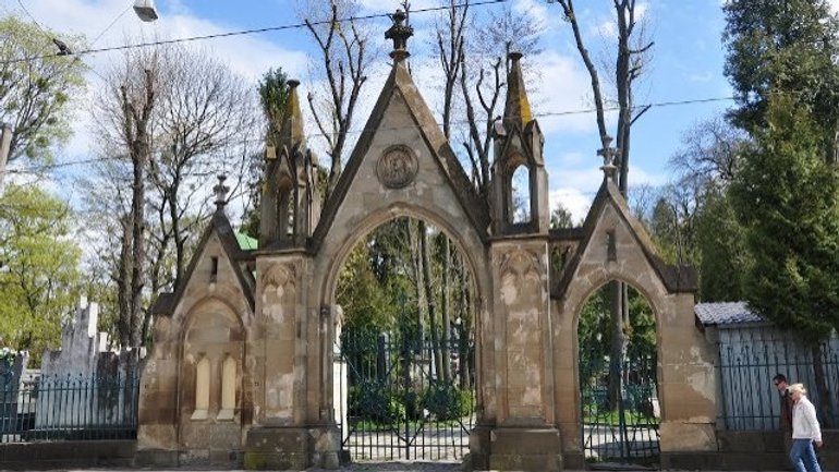 На Личаківському цвинтарі у Львові відреставрують 26 надгробків - фото 1