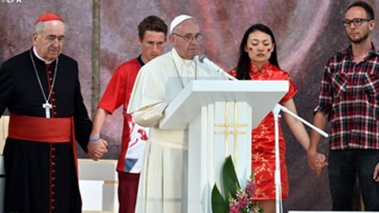 «Время подняться с диванов апатии и комфорта»,  Папа молодежи - фото 1