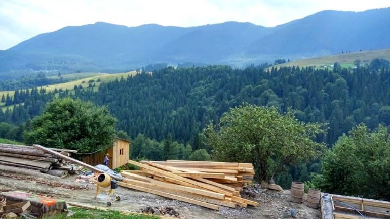 In Carpathians, a monk from Donetsk constructs a Buddhist temple - фото 1