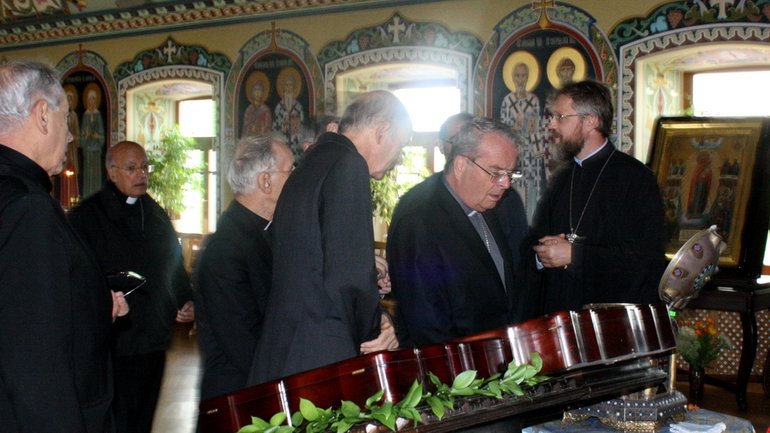 Католические епископы посетили Киево-Печерскую лавру - фото 1
