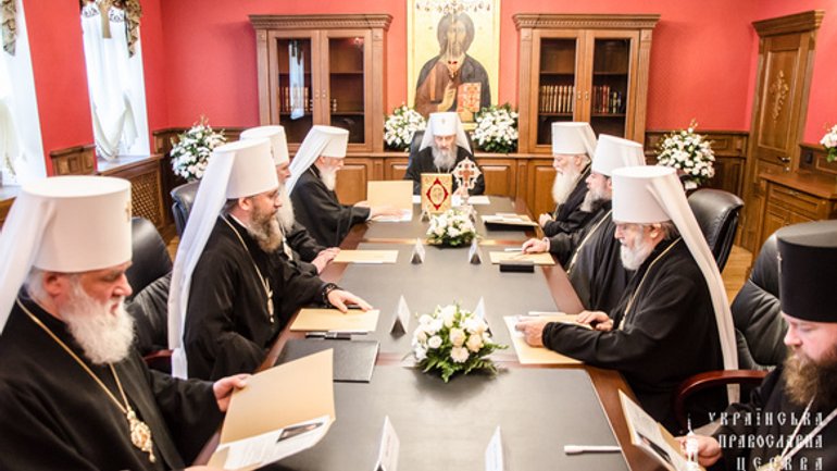 Синод УПЦ (МП) призвал Порошенко не трогать Новинского и не использовать Церковь в политике - фото 1