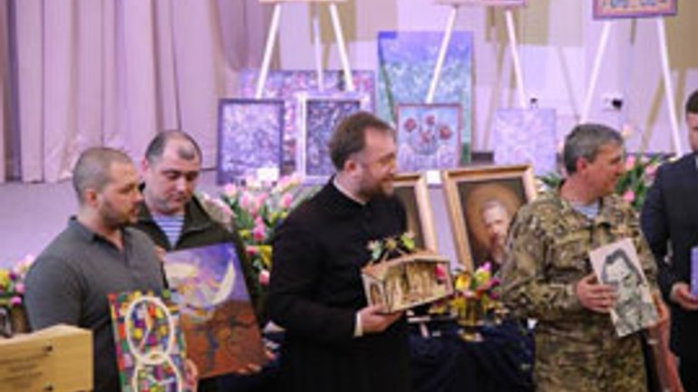 У Львові митці та військові збирають гроші на відновлення лаври Шептицького - фото 1