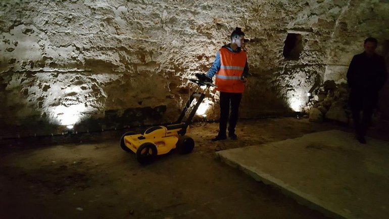 В Тернополе нашли подземные тоннели и катакомбную церковь - фото 1