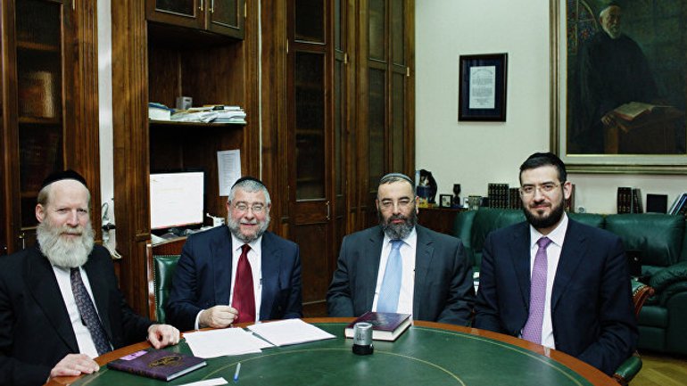Рада рабинів Європи засудила рішення про заборону хіджабів на роботі в ЄС - фото 1