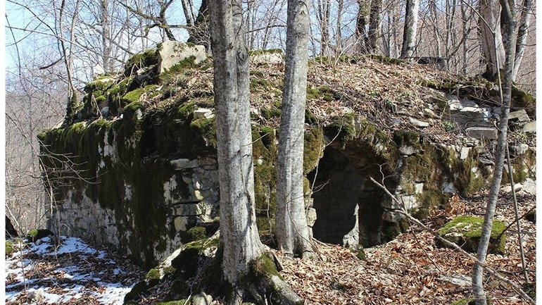 В Грузии в ущелье Илто  обнаружен древний храм IV-XI вв. - фото 1