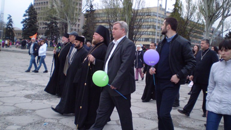 Easter procession in Zaporizhia gathers believers of different faiths - фото 1