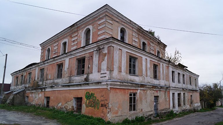 Депутати рівненської облради вирішуватимуть, що робити зі старовинною синагогою у Дубні - фото 1
