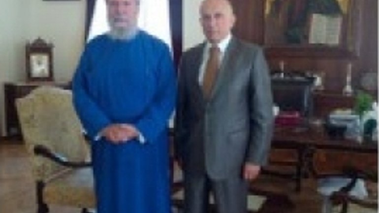 Посол України обговорив з главою Кіпрської Православної Церкви питання співробітництва - фото 1