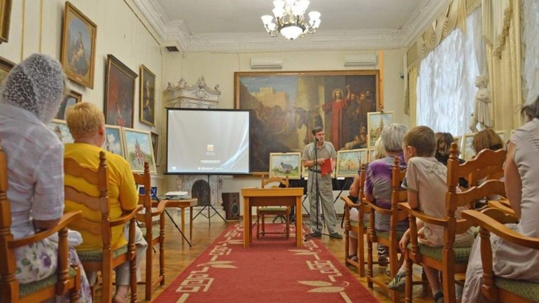 У Миколаєві презентували колекцію картин із зображенням лютеранських церков України - фото 1