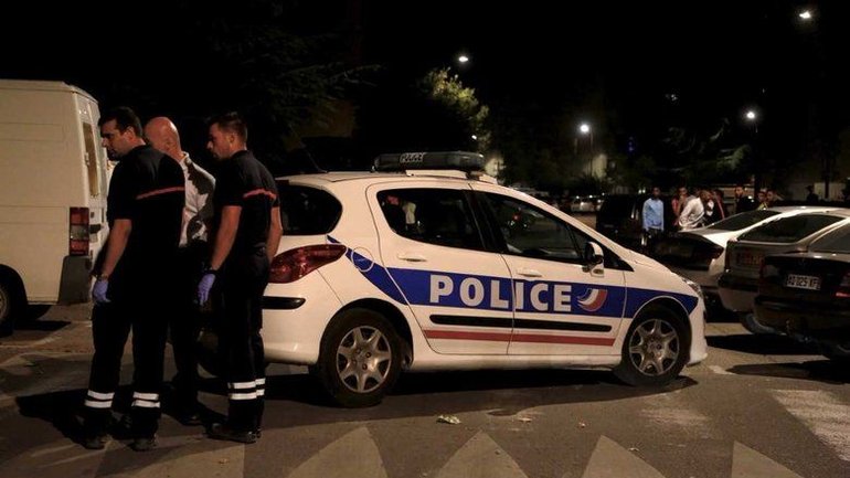 Во Франции произошла стрельба возле мечети: есть пострадавшие - фото 1