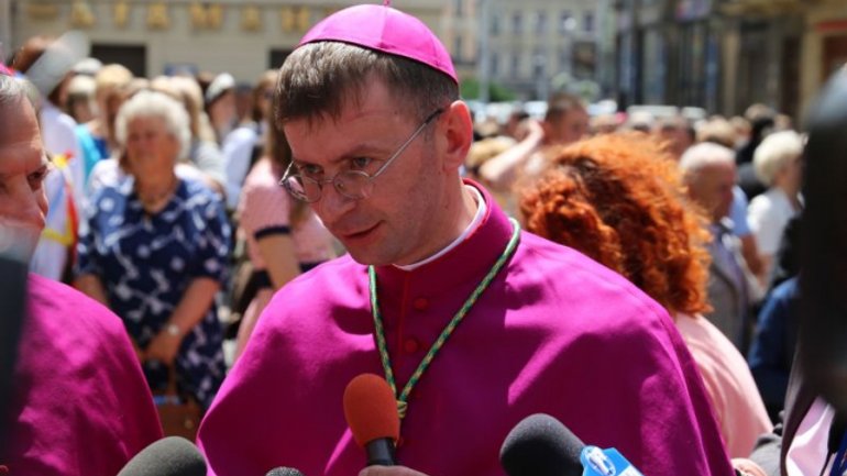 Католический епископ: "Нужно идти на Восток Украины и евангелизировать" - фото 1