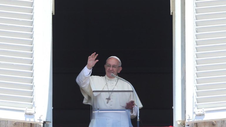 Папа Римский призвал бороться с торговлей людьми - фото 1