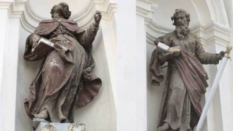 З костелу Петра і Павла у Луцьку зник фрагмент скульптури - фото 1