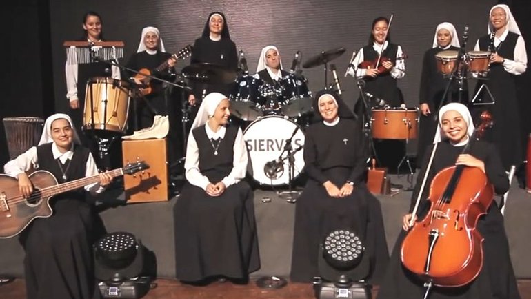 Рок-группа католических монахинь собирает стадионы поклонников и миллионы просмотров на YouTube - фото 1