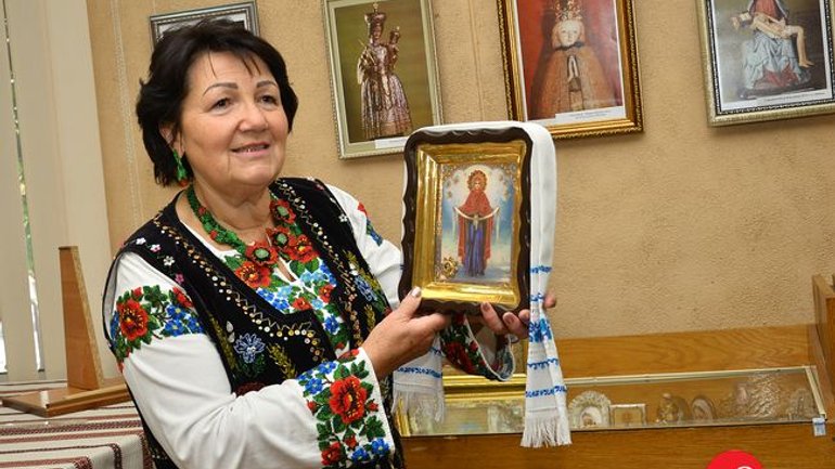 В Тернополе коллекционерка подарила музею более 200 икон - фото 1