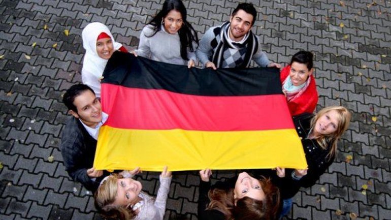 Немцы не хотят на законодательном уровне вводить мусульманские праздники, – опрос - фото 1