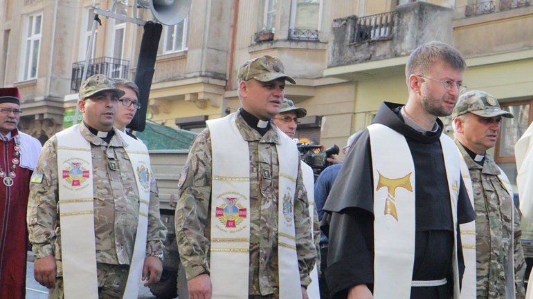 Римо-католики проведуть Молитовну ходу пам’яті загиблих воїнів АТО - фото 1