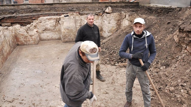 На Тернопольщине археологи начали раскопки монастыря, разрушенного после Второй мировой войны - фото 1