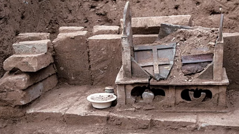 Найдена тысячелетняя шкатулка с прахом Будды - фото 1