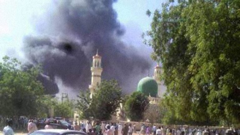 Як мінімум тридцять чоловік  загинуло під час теракту у мечеті в Нігерії - фото 1