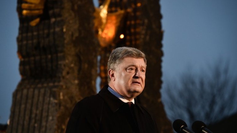 Petro Poroshenko claims the need of adopting the law on responsibility for non-recognition of the Holodomor - фото 1