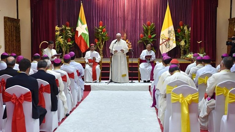 Папа до єпископів М’янми: Церква покликана до конструктивної ролі в суспільстві - фото 1