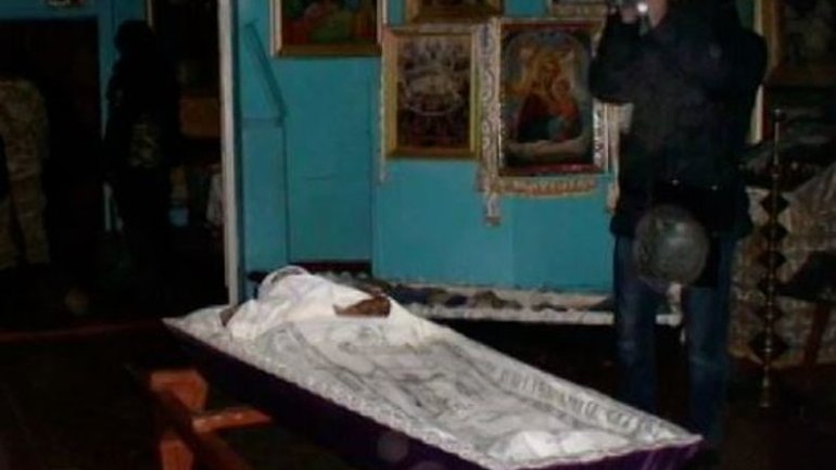 Суд оправдал киевского священника, который выкопал из могилы тело своей жены - фото 1