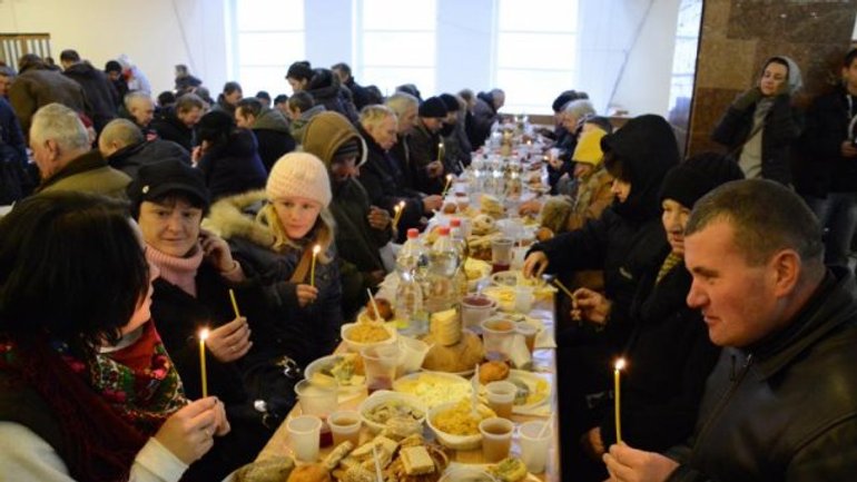 У переддень Різдва Христового у Львові відбудуться вечері для потребуючих - фото 1