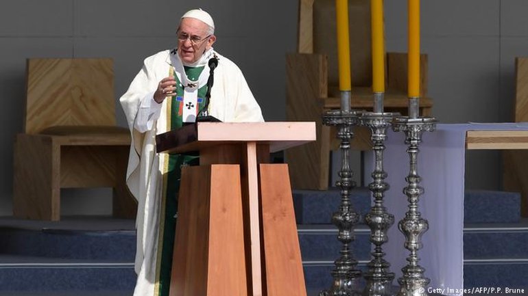 Папа Римський закликав учасників Давосу-2018 до моральної відповідальності - фото 1