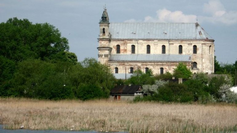 Поляки планують до кінця року відреставрувати найкрасивіший костел Волині - фото 1