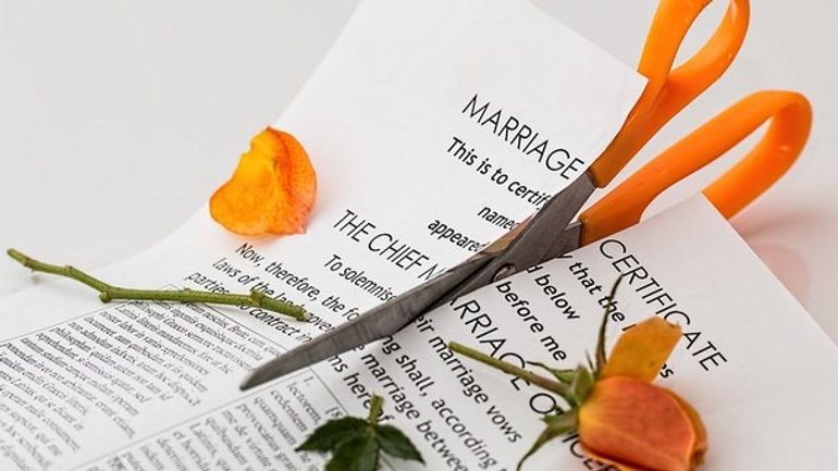 В Украине понемногу сокращается число разводов – социолог - фото 1
