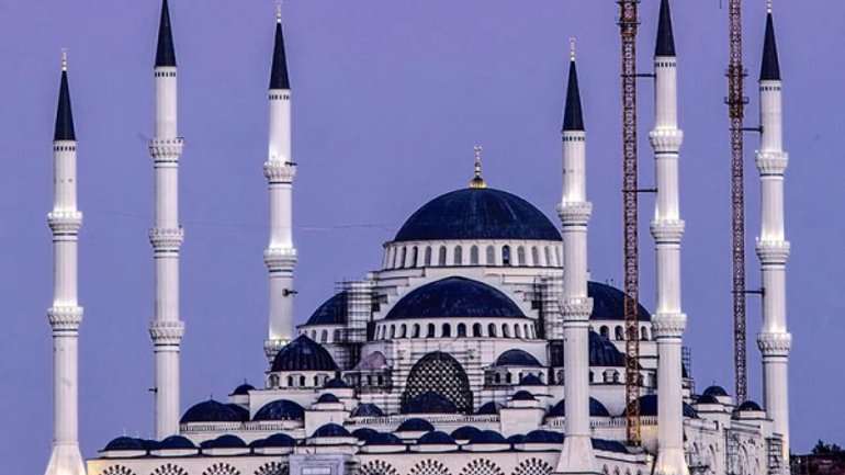 В Стамбуле откроют крупнейшую в Европе мечеть - фото 1