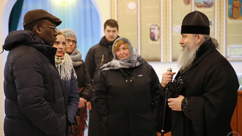 Делегація ООН у справах біженців відвідала Святогірську лавру на Донбасі - фото 1