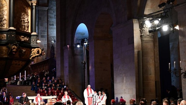 Перша після 500 років Меса в лютеранському соборі відслужена у Швеції - фото 1