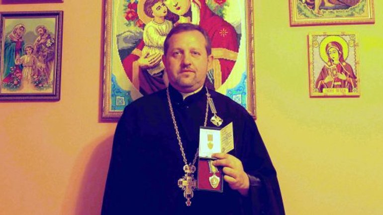 Пароху білоруської церкви вручили відзнаку за допомогу для України - фото 1