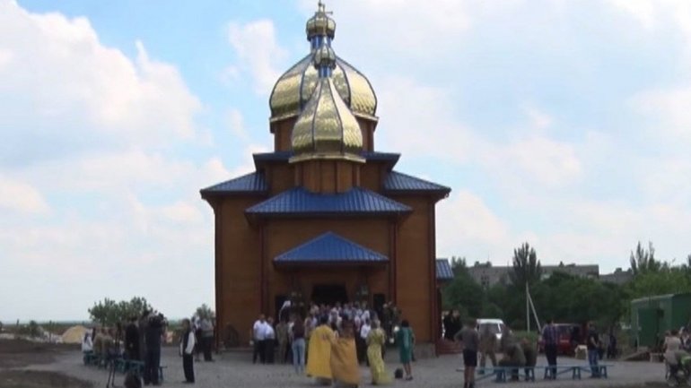 У Волновасі освятили храм УПЦ КП, зведений у пам’ять загиблих бійців 51-ої ОМБР - фото 1
