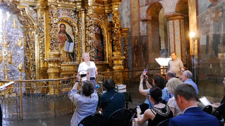 Процесс реставрации тысячелетних мозаик Софии Киевской начнется уже с 1 июня - фото 1