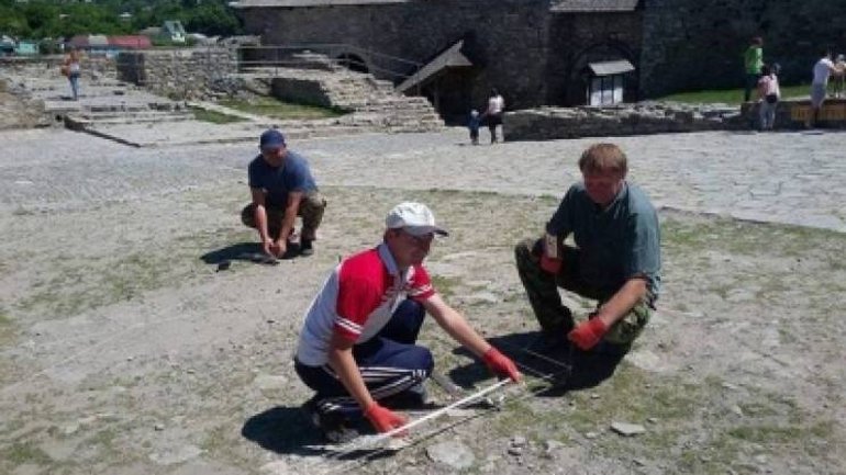 Археологи шукають древні церкву та костел у Кам'янці-Подільському - фото 1