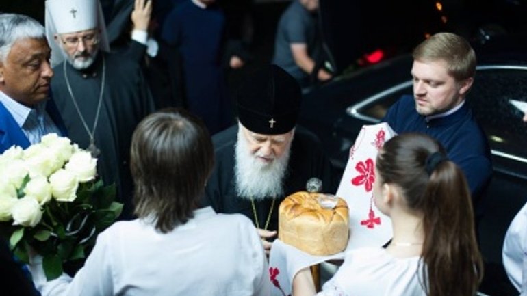 Патріарх Філарет перебуває з душпастирським візитом у Чернівцях - фото 1