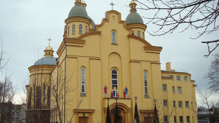 У Львові злодій сам прийшов до поліції та зізнався у викраденні 23 тис. з церкви - фото 1
