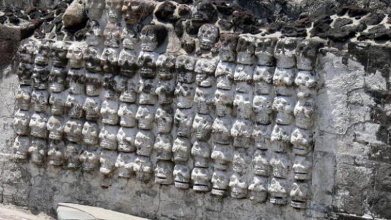 Вчені з’ясували появу «вежі з черепів» ацтеків - фото 1