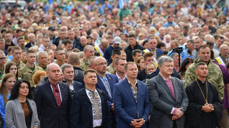 Президент принял участие во Всеукраинском паломничестве в Зарваницу - фото 1