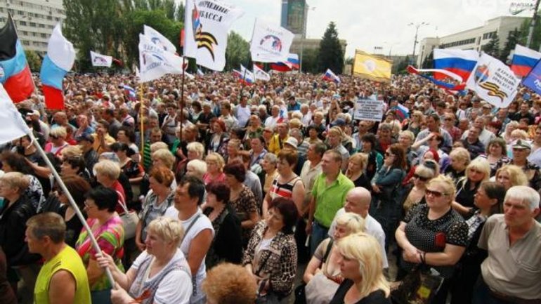 На оккупированном Донбассе формируют группы для поездки на Крестный ход в Киев - фото 1