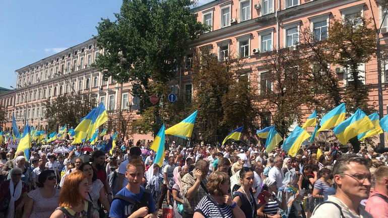 У МВС нарахували 65 тисяч у сьогоднішній Хресній ході в Києві - фото 1